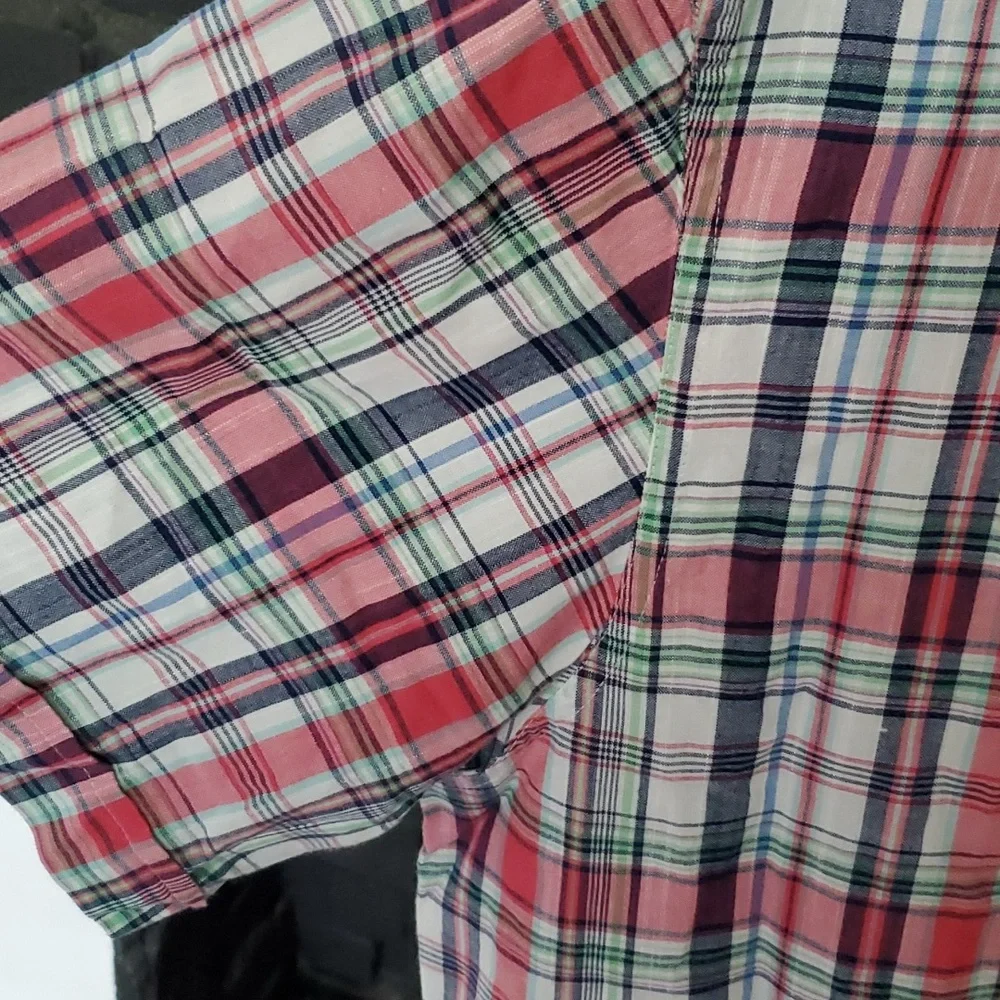 IZOD plaid short sleeve shirt. - Picture 2 of 10